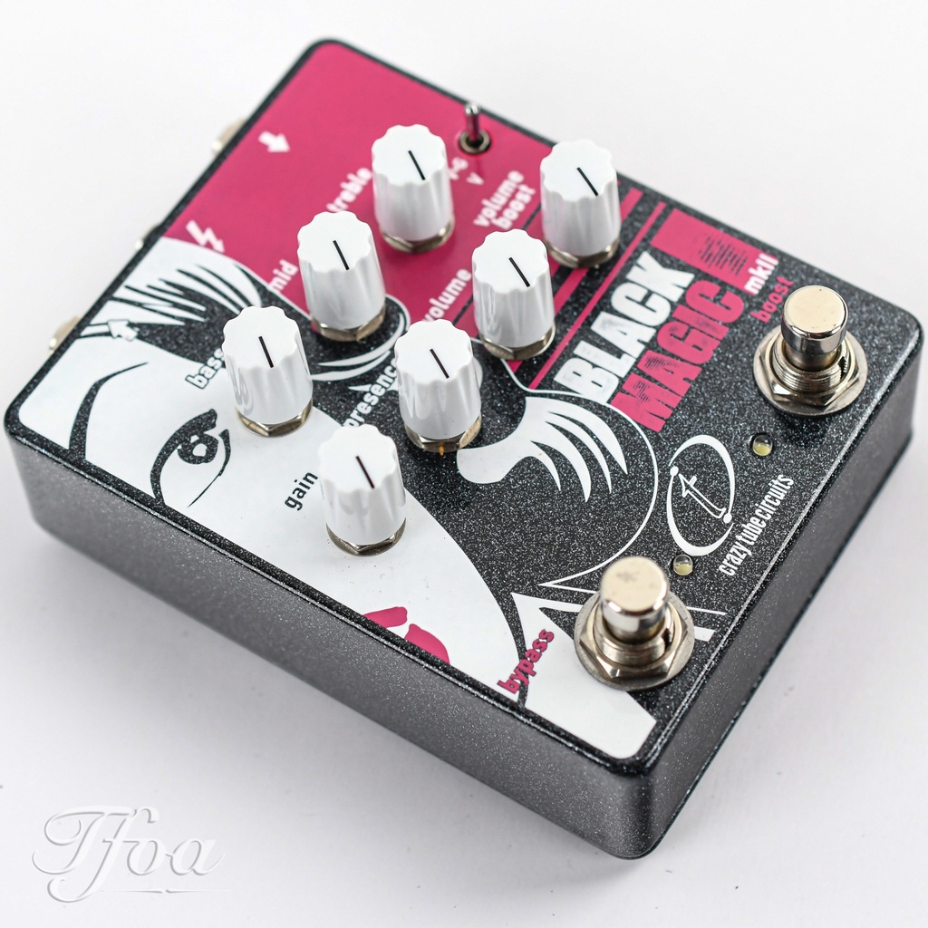 Crazy Tube Circuits: BLACK MAGIC Distortion (MK1!) - YouTube